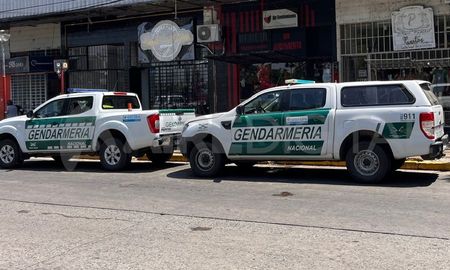 Uno de los locales allanados se encuentra frente al estadio de Colón de Santa Fe. Uno de los locales allanados se encuentra frente al estadio de Colón de Santa Fe.
