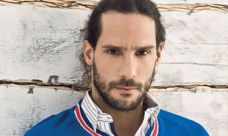 Gonzalo Valenzuela está trabajando en la Argentina. Gonzalo Valenzuela está trabajando en la Argentina.