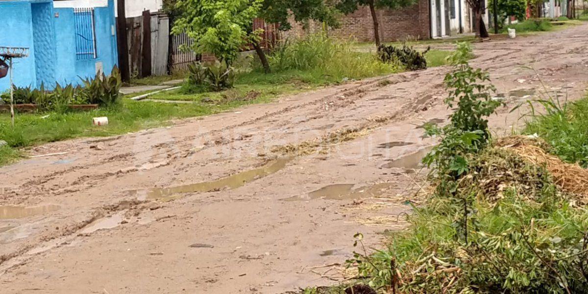 Desagüe Espora: una obra inconclusa y calles intransitables tras la lluvia
