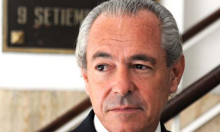 Mario Barletta, el exintendente de Santa Fe, le sacó una mínima ventaja al legislador provincial Gabriel Chumpitaz. Mario Barletta, el exintendente de Santa Fe, le sacó una mínima ventaja al legislador provincial Gabriel Chumpitaz.