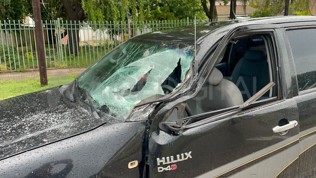 El conductor de la camioneta fue trasladado al Hospital Iturraspe de Santa Fe. El conductor de la camioneta fue trasladado al Hospital Iturraspe de Santa Fe.