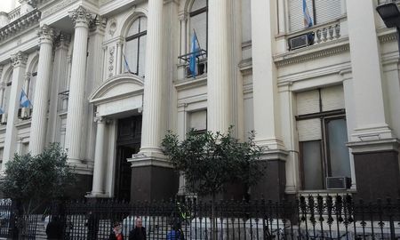 La decisión se tomó este jueves en la habitual reunión de directorio de la entidad que celebró tras conocerse que la inflación de abril fue de 6%. La decisión se tomó este jueves en la habitual reunión de directorio de la entidad que celebró tras conocerse que la inflación de abril fue de 6%.