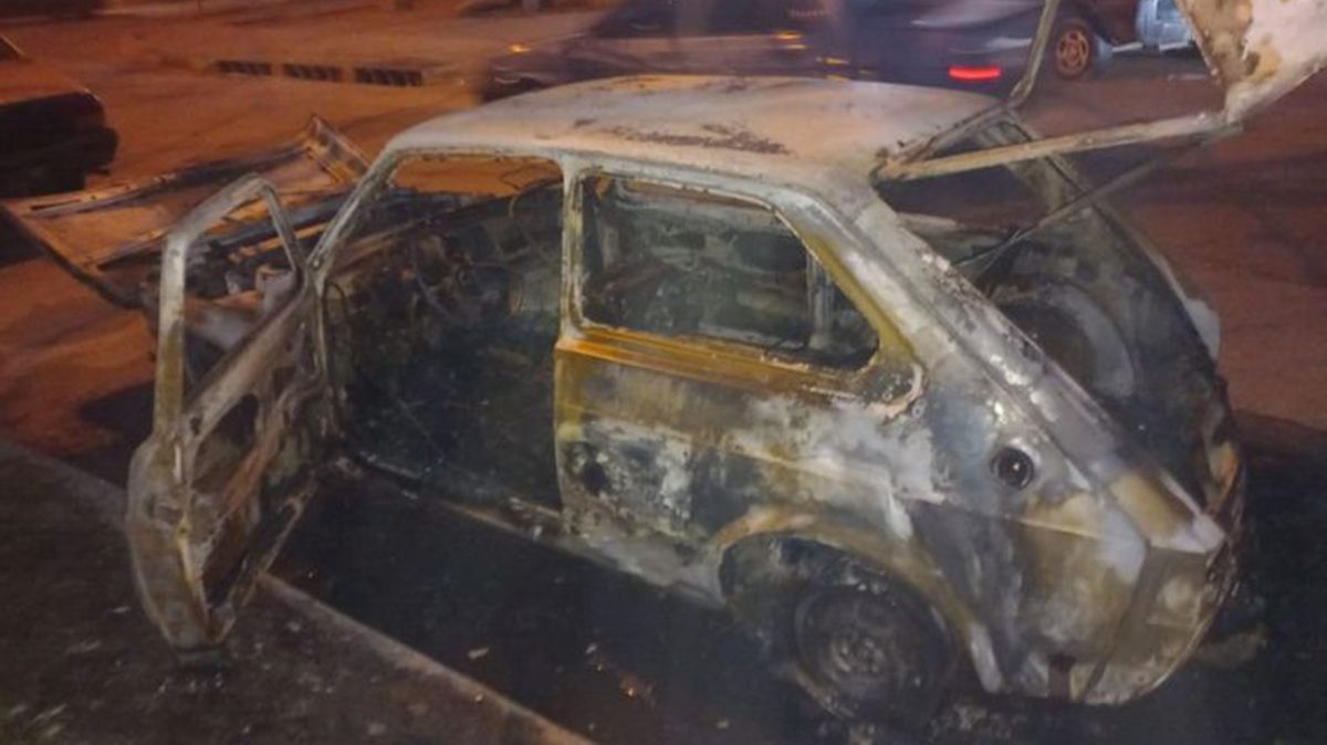 Los vehículos dañados fueron un Chevrolet Corsa