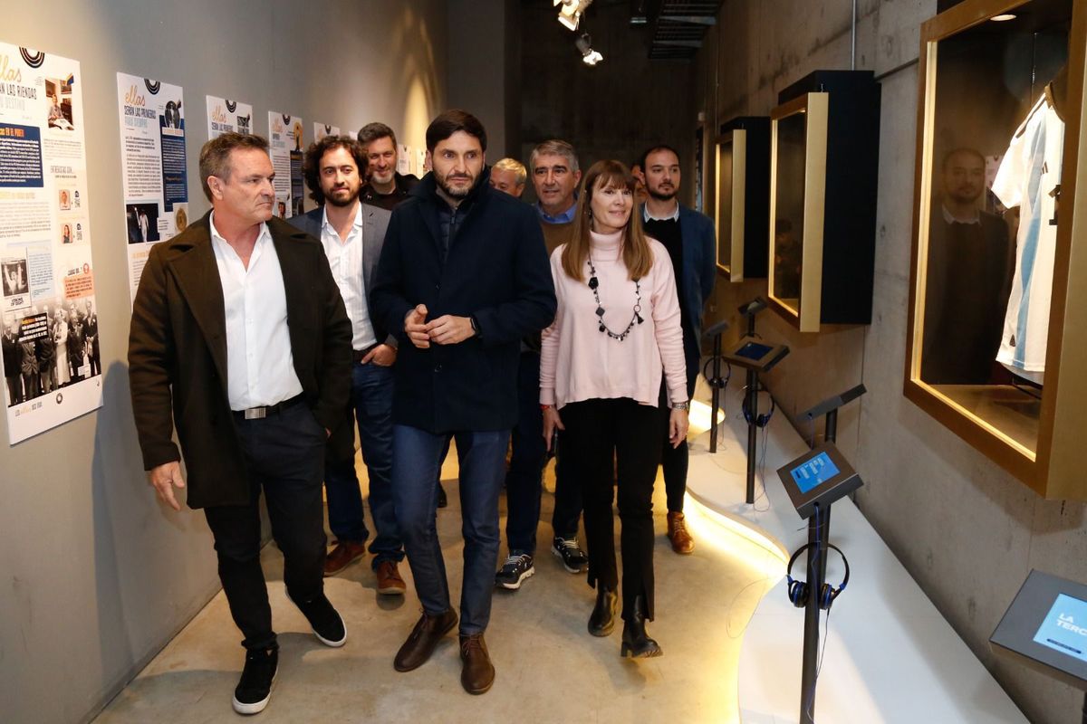 Il governatore Massimiliano Pollaro ha inaugurato il nuovo spazio Messi al Museo dello Sport di Santa Fe.