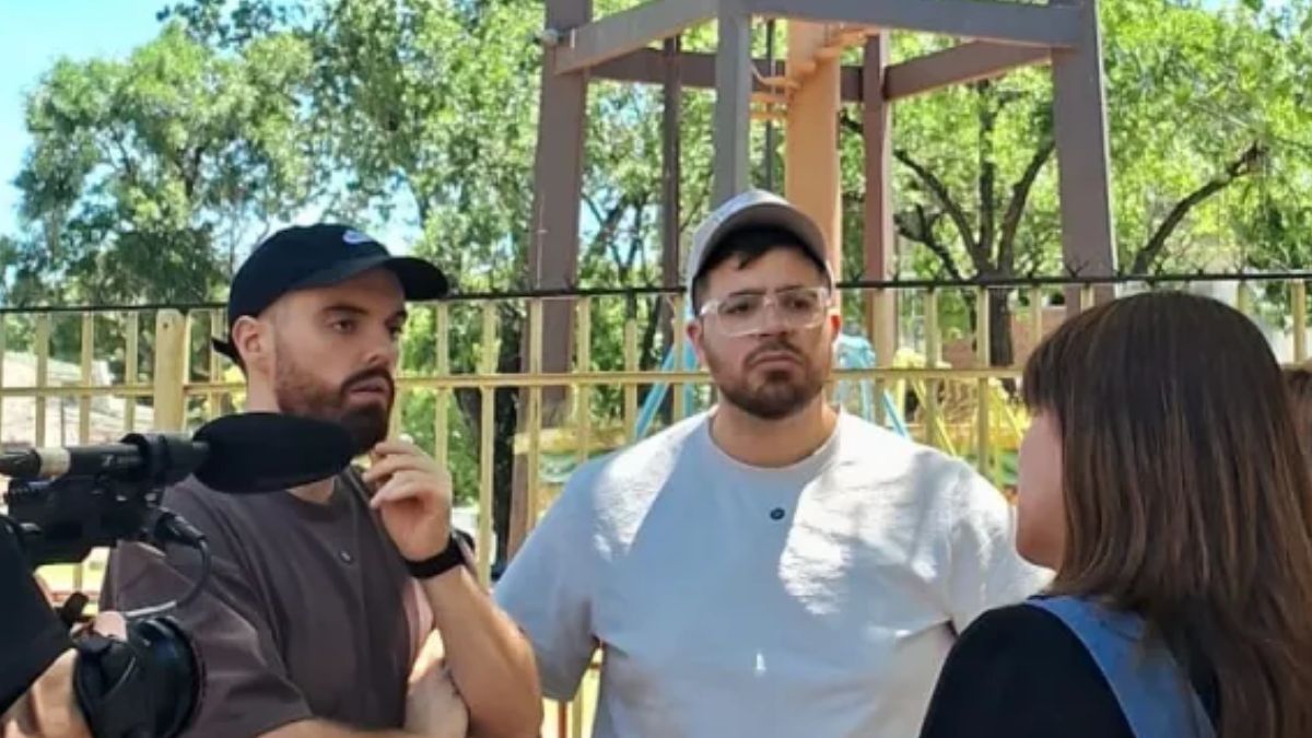 Ibai sorprendió a Rosario con su visita al colegio donde Messi cursó sus primeros años.