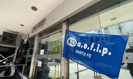 Los empleados de AFIP en Santa Fe harán asambleas el lunes y el martes, mientras que el miércoles habrá un paro de actividades. Los empleados de AFIP en Santa Fe harán asambleas el lunes y el martes, mientras que el miércoles habrá un paro de actividades.