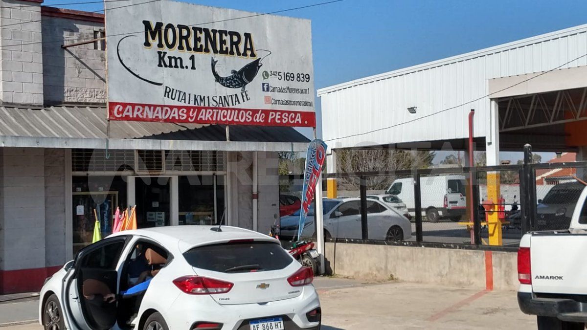 El negocio dedicado a la venta de carnadas y artículos de pesca fue visitado tiempo atrás delincuentes que rompieron la reja y entraron a robar. 