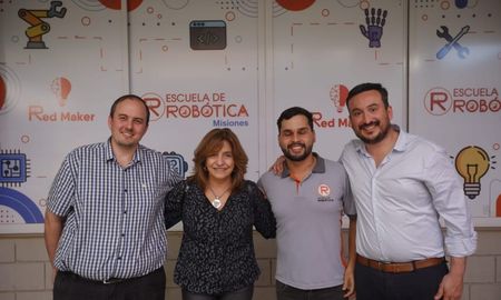 Frana realizó una visita protocolar a la capital misionera, donde recorrió establecimientos educativos públicos, de alto perfil tecnológico. Frana realizó una visita protocolar a la capital misionera, donde recorrió establecimientos educativos públicos, de alto perfil tecnológico.