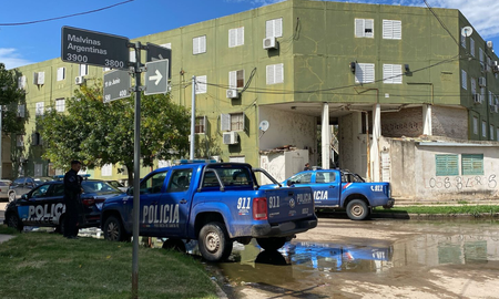 le dispararon en la cara a un hombre en barrio centenario e investigan una pelea entre vecinos le dispararon en la cara a un hombre en barrio centenario e investigan una pelea entre vecinos