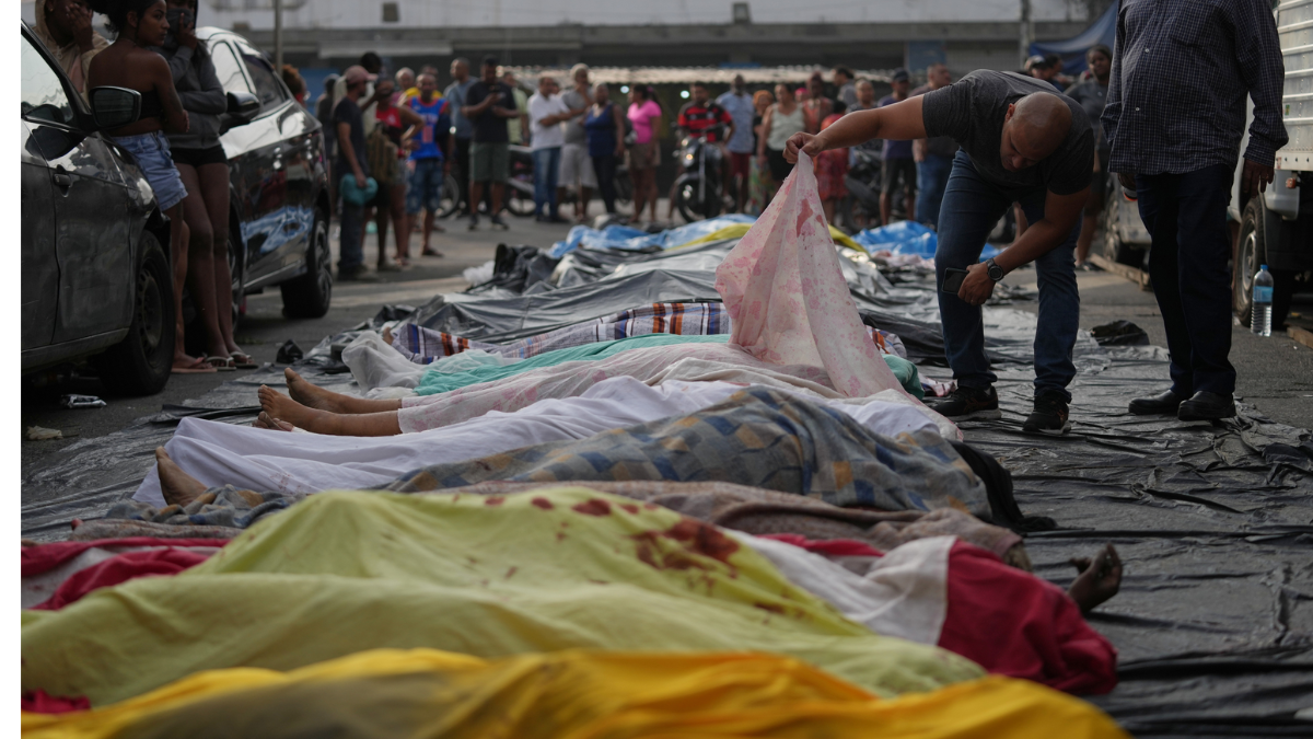 La ciudad amaneció con decenas de cadáveres en una plaza mientras el Gobierno de analiza la militarización de la localidad