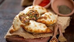 altText(Cómo hacer empanadas salteñas: la tradicional y deliciosa receta para cocinar en casa)}