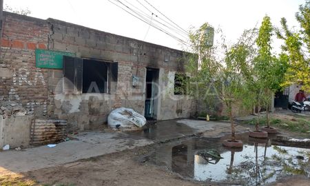 El homicidio ocurrió en medio de un conflicto entre un grupo de personas en frente de una casa que este jueves amaneció quemada. El homicidio ocurrió en medio de un conflicto entre un grupo de personas en frente de una casa que este jueves amaneció quemada.