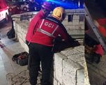 El hincha de Belgrano tuvo que ser trasladado de urgencia. El hecho ocurrió mientras los hinchas se desconcentraban de los festejos en Córdoba. El hincha de Belgrano tuvo que ser trasladado de urgencia. El hecho ocurrió mientras los hinchas se desconcentraban de los festejos en Córdoba.