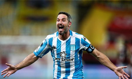 Racing voló alto en Brasil y se mete en los Cuartos de Final de la Copa Libertadores. Racing voló alto en Brasil y se mete en los Cuartos de Final de la Copa Libertadores.