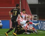 Fernando Cuqui Márquez empujó la pelota a la red y le da el triunfo parcial a Unión sobre Racing. Fernando Cuqui Márquez empujó la pelota a la red y le da el triunfo parcial a Unión sobre Racing.