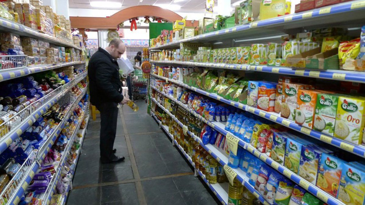 Empleados de comercio piden un aumento del 22% retroactivo