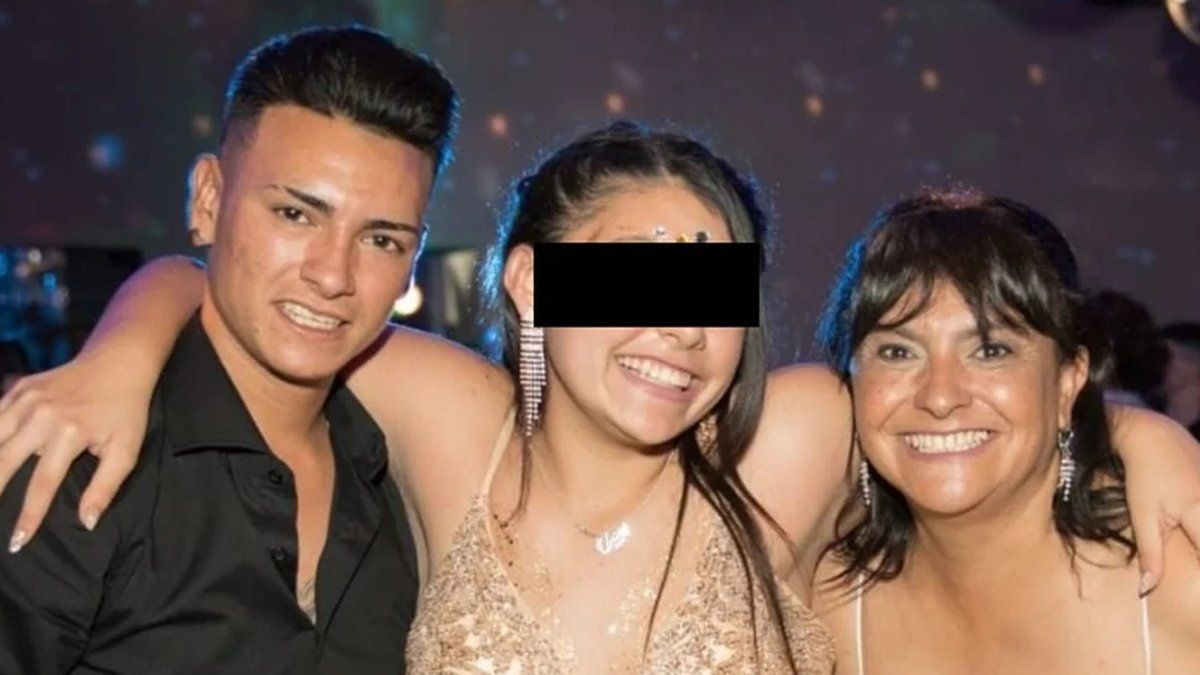 Nicolás Caffeina (izq) y Andrea Mc Cormick