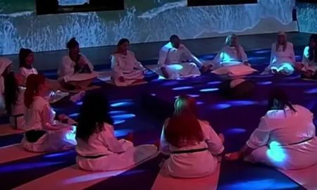 Los jugadores compartieron una jornada de meditación guiada, pero la desconfianza mutua arruinó la estrategia de la producción. Los jugadores compartieron una jornada de meditación guiada, pero la desconfianza mutua arruinó la estrategia de la producción.