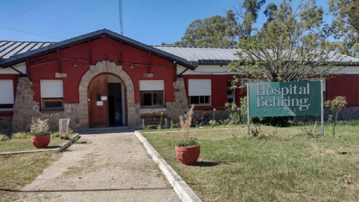 La profesional médica de Entre Ríos fue suspendida por dejar a un carpintero atentiendo en su lugar.