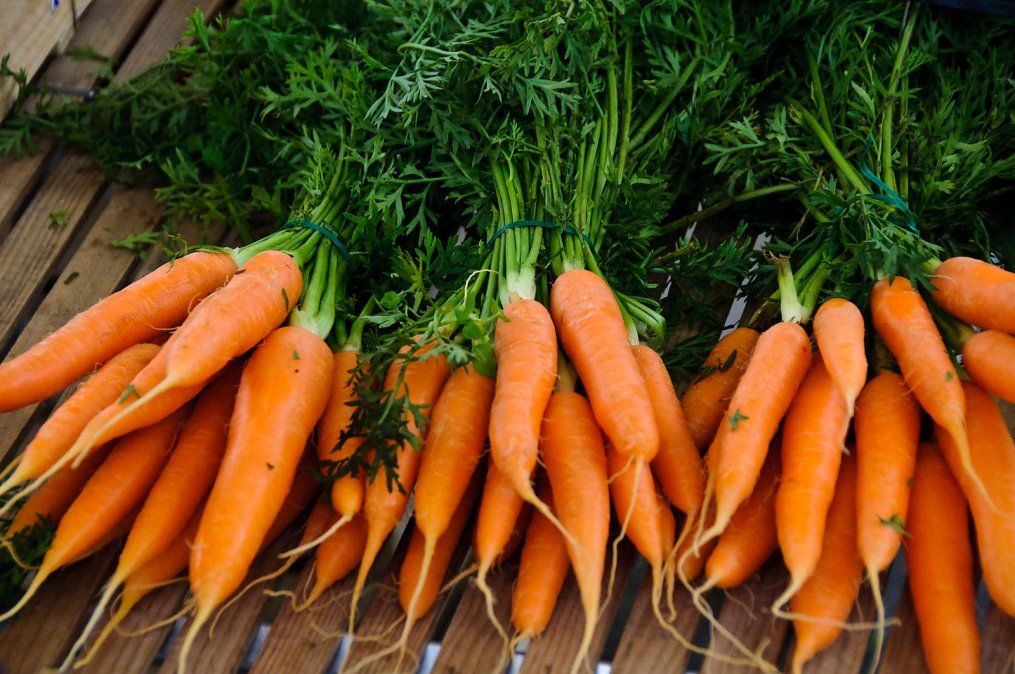 8 ideas para usar las hojas de zanahoria, en vez de desecharlas