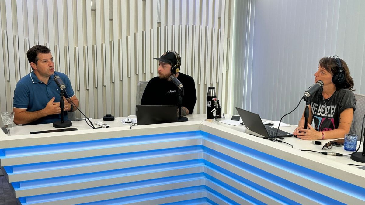 Carlos Dolce explicó que Santa Fe está preparada desde lo humano y lo técnico para este tipo de incendios y que el equipamiento está valuado en un millón de dólares. Carlos Dolce explicó que Santa Fe está preparada desde lo humano y lo técnico para este tipo de incendios y que el equipamiento está valuado en un millón de dólares.