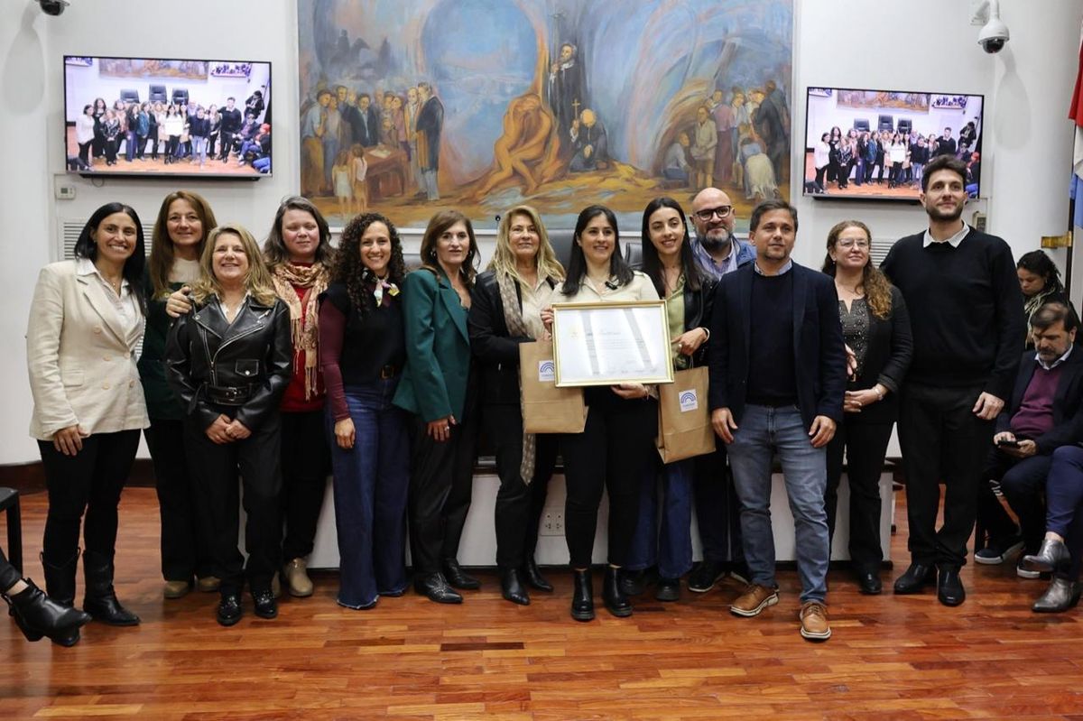 El Concejo de Santa Fe reconoció a personas e instituciones que trabajan en la defensa de los derechos de las infancias. El Concejo de Santa Fe reconoció a personas e instituciones que trabajan en la defensa de los derechos de las infancias.
