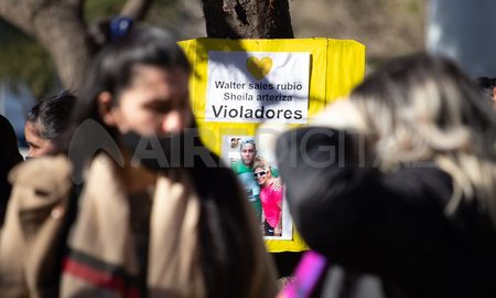 Los manifestantes acompañaron a las víctimas que hablaron este jueves antes el juez. Los manifestantes acompañaron a las víctimas que hablaron este jueves antes el juez.