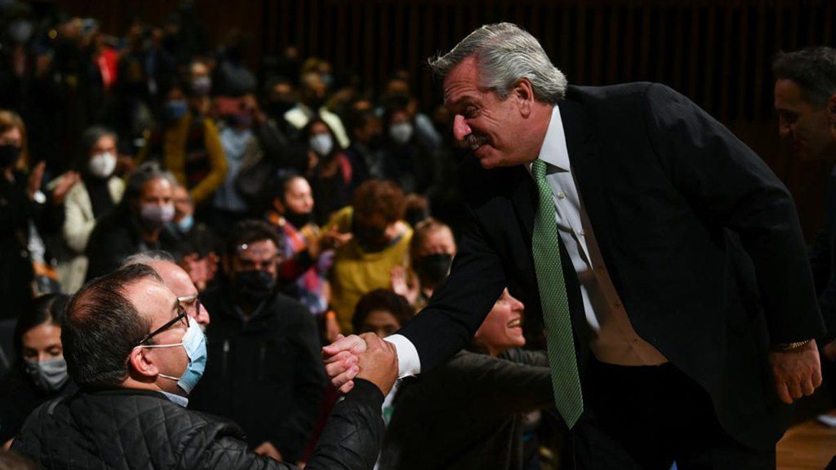 "Para que nos desarrollemos, el crecimiento tiene que llegar a todos, al último hombre y a la última mujer, porque si no ese crecimiento solo genera desigualdad”, afirmó Alberto Fernández.