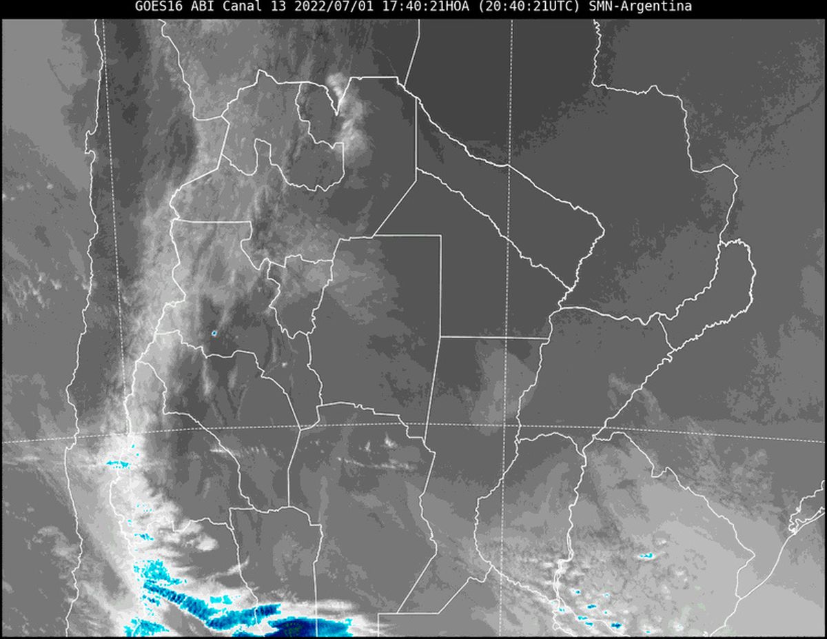 En la imagen satelital se observa que la nubosidad se ha desplazado de nuestra zona, dejando el cielo casi despejado. Sin embargo, durante la noche puede cubrirse nuevamente el cielo y pueden producirse algunas precipitaciones aisladas.