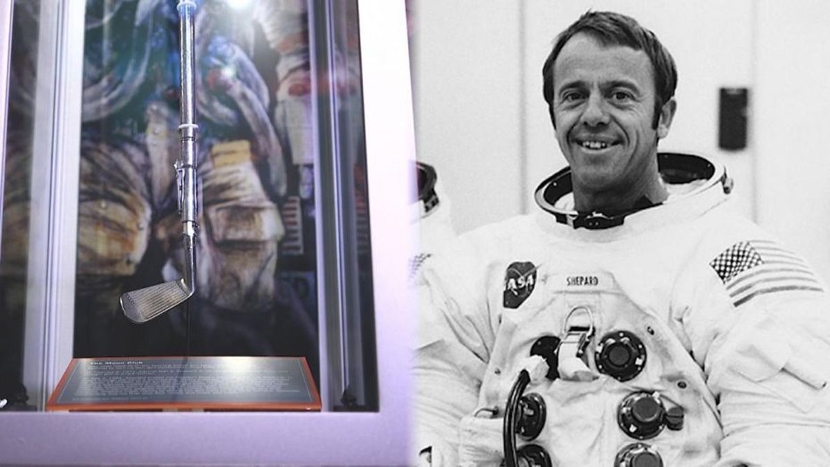 Alan Shepard junto al hierro 6 exhibido, con el que golpeó dos pelotas de golf en la Luna en 1971.
