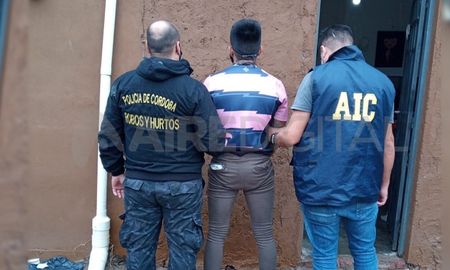 Uno de los detenidos ya fue trasladado a Santa Fe para ser imputado en tribunales el próximo lunes. Uno de los detenidos ya fue trasladado a Santa Fe para ser imputado en tribunales el próximo lunes.