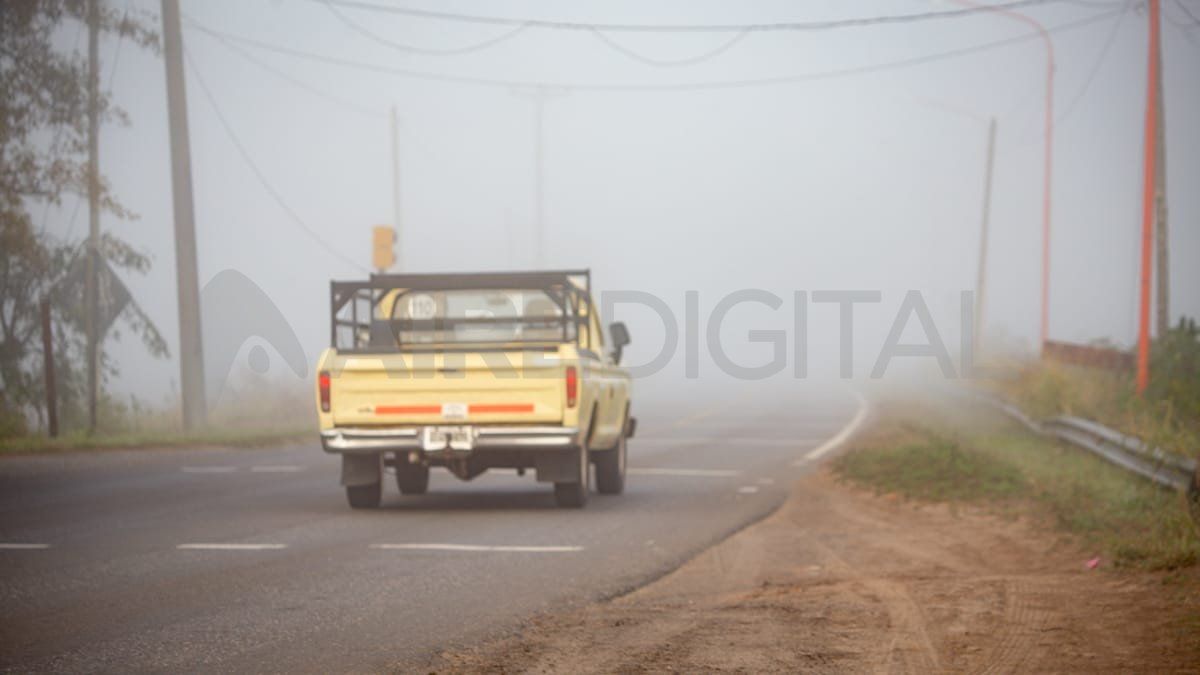La ciudad y alrededores amaneció con niebla y neblina este viernes.