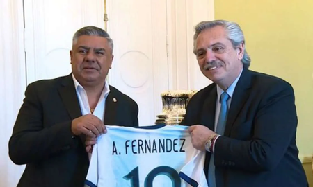 La hazaña en Brasil por parte de la Selección Nacional motivó la celebración de todo el arco político. La hazaña en Brasil por parte de la Selección Nacional motivó la celebración de todo el arco político.