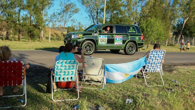 El Dakar partió desde Rosario en caravana