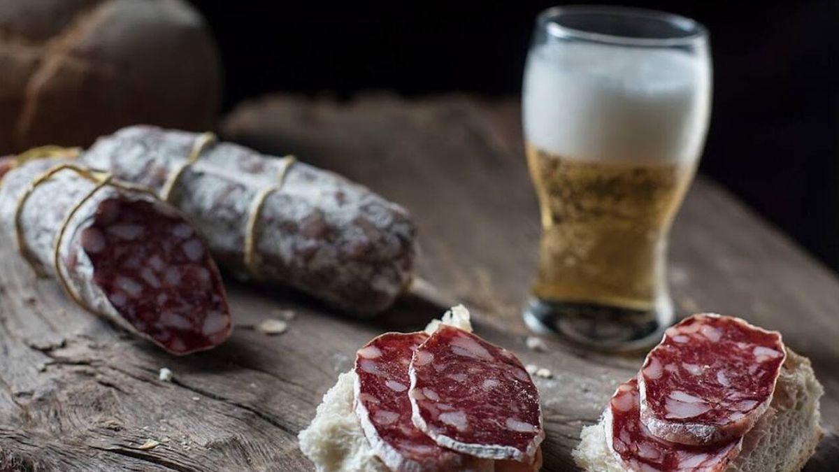 Científicos de la UNL incorporan bagazo cervecero y probióticos para mejorar el valor nutricional del salamín. Científicos de la UNL incorporan bagazo cervecero y probióticos para mejorar el valor nutricional del salamín.