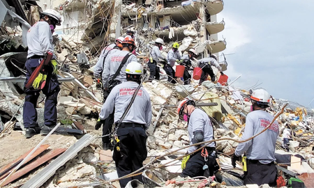 A cuatro días de la tragedia ocurrida en Miami, aún hay 152 personas desaparecidas. Se confirmaron hasta el momento nueve muertos. A cuatro días de la tragedia ocurrida en Miami, aún hay 152 personas desaparecidas. Se confirmaron hasta el momento nueve muertos.