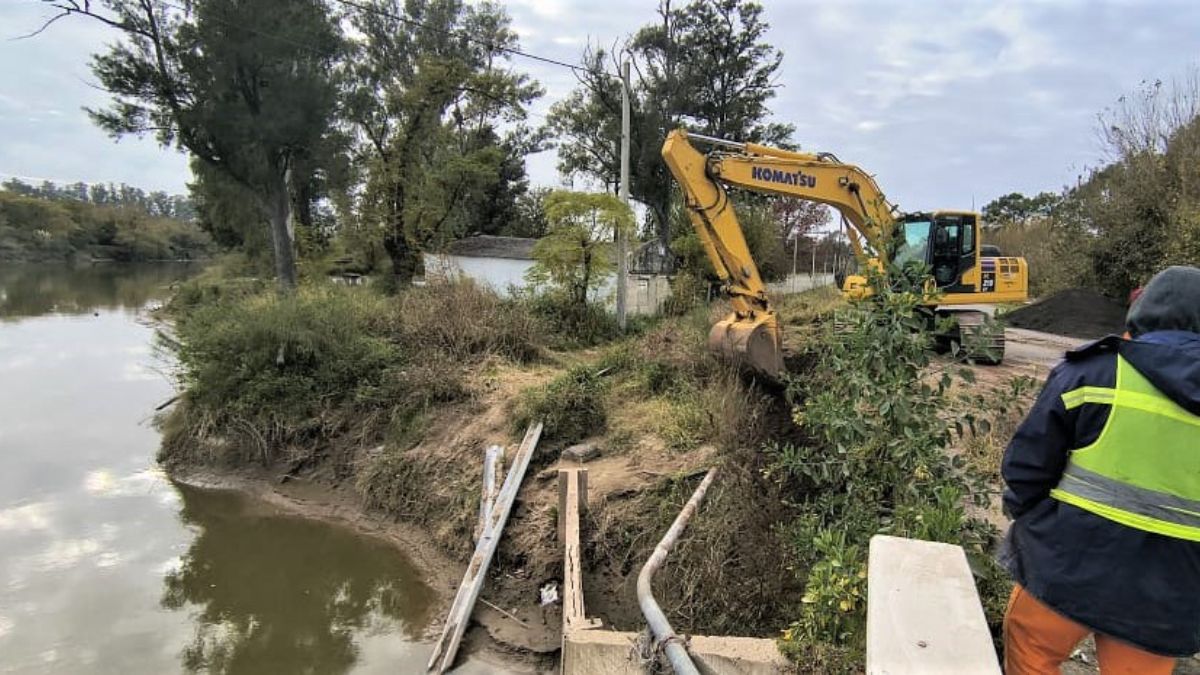 Vialidad Nacional supervisa las obras en el puente entre Carcarañá y Correa, en el sur de Santa Fe. Vialidad Nacional supervisa las obras en el puente entre Carcarañá y Correa, en el sur de Santa Fe.