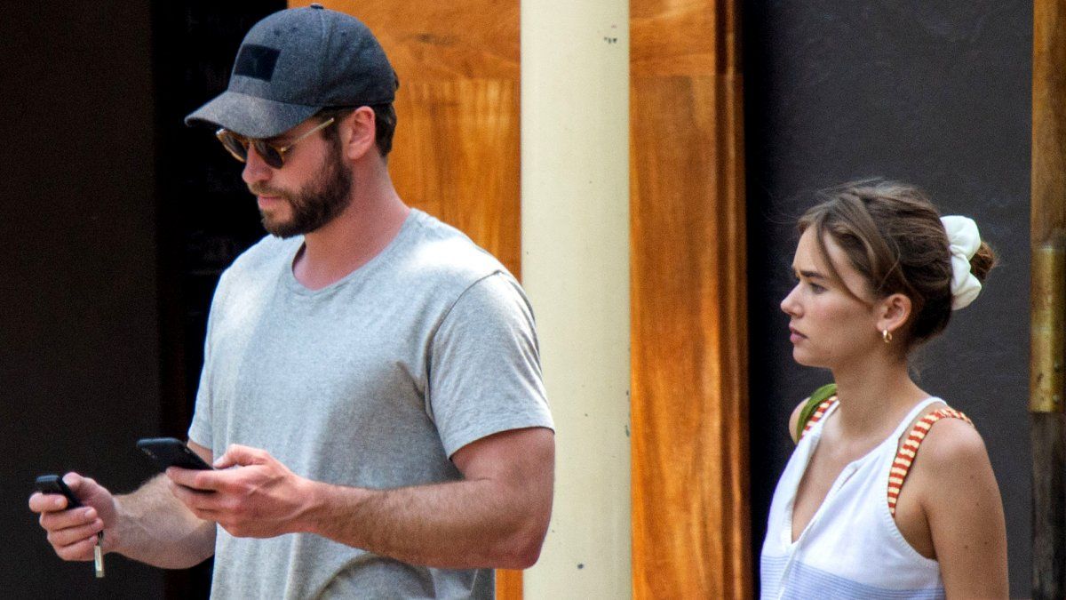 Liam Hemsworth y la modelo