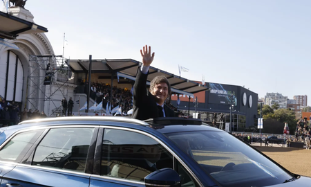 Javier Milei habló en la inauguración de La Rural: Las retenciones van a ser eliminadas y es mi compromiso Javier Milei habló en la inauguración de La Rural: Las retenciones van a ser eliminadas y es mi compromiso