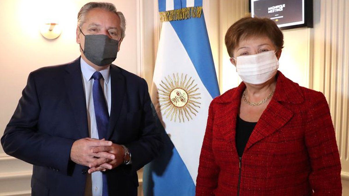 El presidente Alberto Fernández mantuvo este sábado una reunión con la titular del Fondo Monetario internacional (FMI) Kristalina Georgieva en Roma.