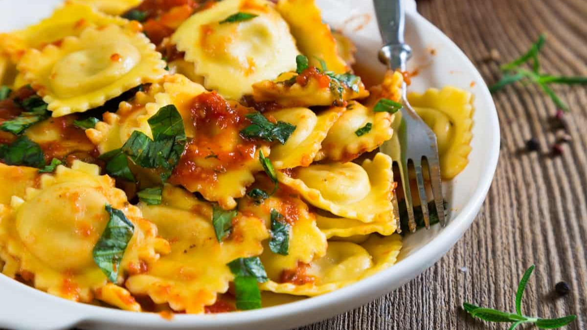 Receta de ravioles caseros de pollo y verduras perfectos para el frío: cómo hacerlos