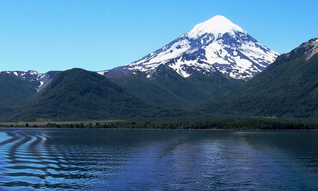 El Gobierno anuló la resolución que declaraba al volcán Lanín como sitio sagrado mapuche El Gobierno anuló la resolución que declaraba al volcán Lanín como sitio sagrado mapuche