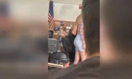 Video: escrachan a un maestro que toca de manera inapropiada a una alumna