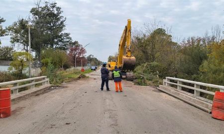 Vialidad Nacional supervisa las obras en el puente entre Carcarañá y Correa, en el sur de Santa Fe. Vialidad Nacional supervisa las obras en el puente entre Carcarañá y Correa, en el sur de Santa Fe.