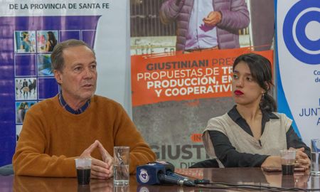 Rubén Giustiniani y Agustina Donnet, diputados provinciales del bloque Igualdad. Rubén Giustiniani y Agustina Donnet, diputados provinciales del bloque Igualdad.