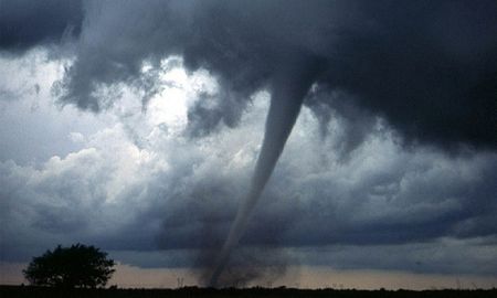 viral: los escalofriantes videos de tornados gemelos en una ciudad marroqui viral: los escalofriantes videos de tornados gemelos en una ciudad marroqui