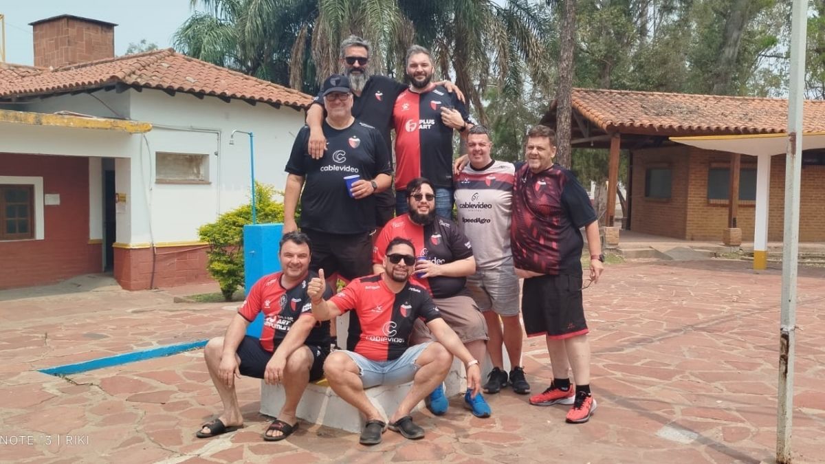 Los hinchas de Colón en Chaco para el partido contra Chaco For Ever. Los hinchas de Colón en Chaco para el partido contra Chaco For Ever.