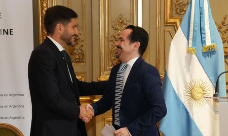 El Gobierno de la Provincia de Santa Fe, encabezado por el gobernador Maximiliano Pullaro, firmó un acuerdo de financiamiento por 50 millones de euros con la Agencia Francesa de Desarrollo (AFD). El Gobierno de la Provincia de Santa Fe, encabezado por el gobernador Maximiliano Pullaro, firmó un acuerdo de financiamiento por 50 millones de euros con la Agencia Francesa de Desarrollo (AFD).