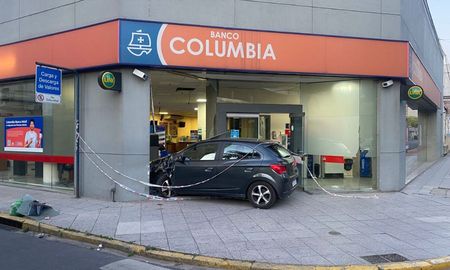 El hecho se produjo en la intersección de calles San Jerónimo y la Rioja, en la ciudad de Santa Fe. El hecho se produjo en la intersección de calles San Jerónimo y la Rioja, en la ciudad de Santa Fe.