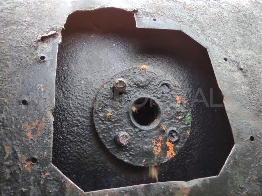 El panal está dentro de la locomotora. 